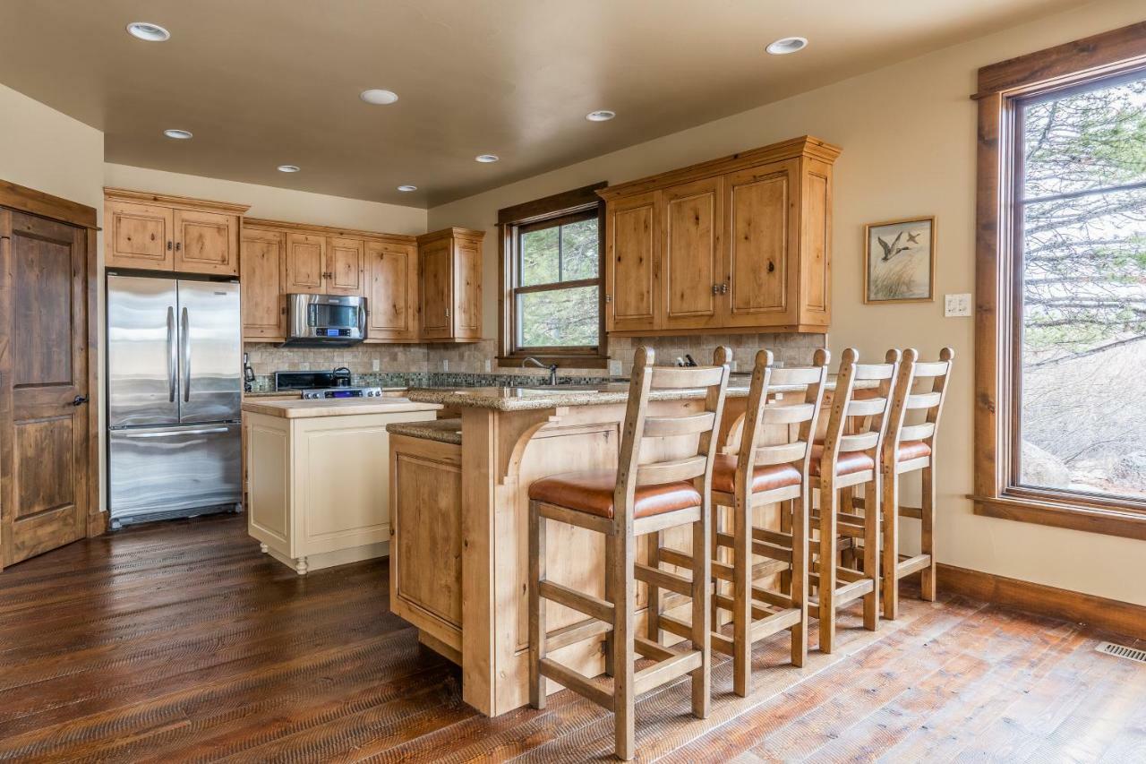 Rainbow Point Sabo Cabin 웨스트 엘로스톤 외부 사진