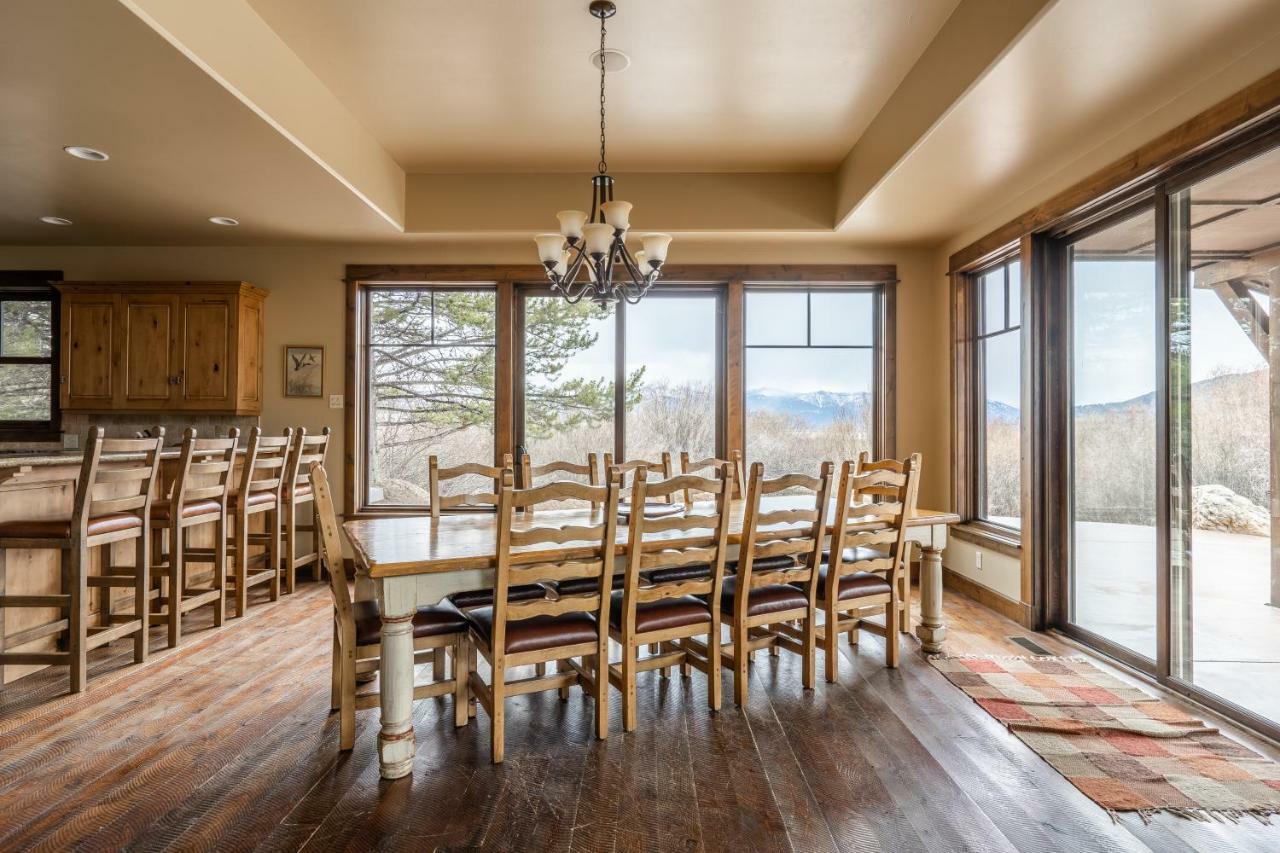 Rainbow Point Sabo Cabin 웨스트 엘로스톤 외부 사진